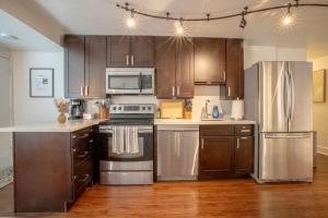西雅图Seaside Serenity 1 BR Apt with balcony near Alki的相册照片