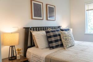 西雅图Seaside Serenity 1 BR Apt with balcony near Alki的相册照片