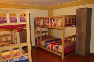 Pograd oz. pogradi v sobi nastanitve Pachamama Hostel