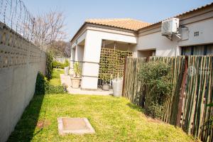 Fotografie z fotogalerie ubytování Kendi's Inn Guest House v destinaci Jwaneng + 23 fotografií