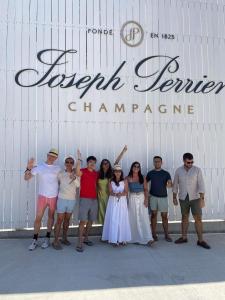 Tetamu yang menginap di A1 Champagne Loft - 105 m2 6 personnes - Place de la République - Châlons en Champagne +27 gambar