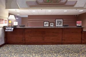 Ο χώρος του λόμπι ή της ρεσεψιόν στο Hampton Inn Bowling Green +16 φωτογραφίες