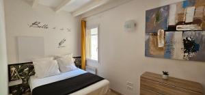 Posteľ alebo postele v izbe v ubytovaní Splendide villa de rêve climatisée avec vue mer & montagne et sa piscine chauffée