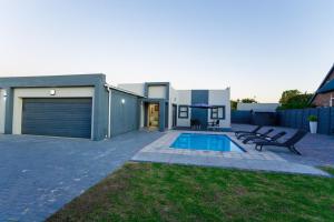 Πισίνα στο ή κοντά στο Cozier Glitz