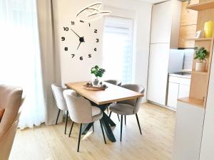 Köök või kööginurk majutusasutuses Apartman WHITE