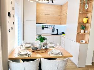 Köök või kööginurk majutusasutuses Apartman WHITE