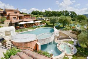 Bazén v ubytování Hotel Saturno Fonte Pura nebo v jeho okolí
