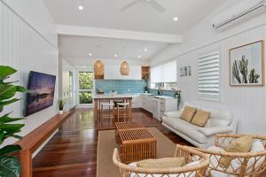 Gallery image of Oceanfront Beach House On Marine Parade in Kingscliff