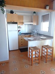 Küche/Küchenzeile in der Unterkunft Apartamento, 3° línea de playa