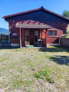 Budova, kde se chata nachází