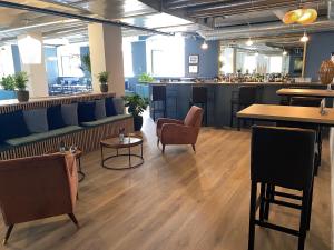 伊甸园宫奥拉克酒店餐厅或其他用餐的地方