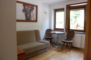 Foto dalla galleria di Domek Myśliwski w Mucznem a Lutowiska Altre 24 foto