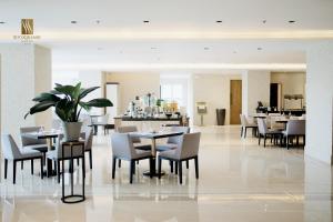 Restaurace v ubytování Sotogrande Davao Hotel