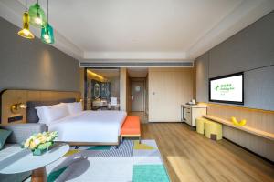 TV tai viihdekeskus majoituspaikassa Holiday Inn Xi'an East, an IHG Hotel