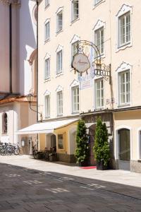 Budynek, w którym mieści się hotel