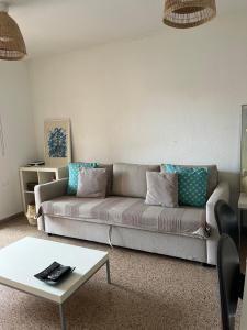Posedenie v ubytovaní Apartamento con piscina y parking - Playa San Juan