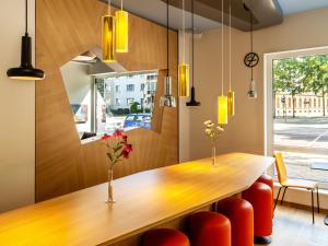 Posezení v ubytování B&B HOTEL Magdeburg-City