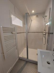 Kúpeľňa v ubytovaní Super appartement plein centre de La Rochelle