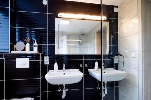 Koupelna v ubytování Design Maisonette - 24h Self-Check- GONDWANA Park - bis 7 Pers - In direkter Weihernähe - Parkplatz - WiFi - Balkon -Terrasse