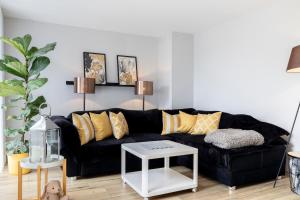 Posezení v ubytování Design Maisonette - 24h Self-Check- GONDWANA Park - bis 7 Pers - In direkter Weihernähe - Parkplatz - WiFi - Balkon -Terrasse