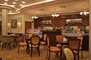 Lounge nebo bar v ubytování Danube Hotel & Spa