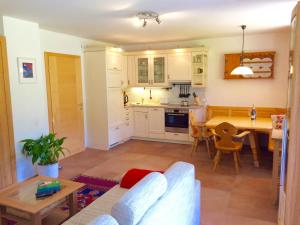 Una cocina o cocineta en Sunny Villa