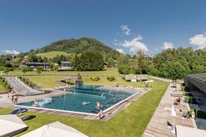 Bazén v ubytování Hotel Loy nebo v jeho okolí