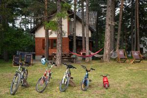 Bambini che soggiornano presso Rustic Home Tara