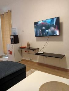 Φωτογραφία από το άλμπουμ του Exquisite 1br Apartment along Eldoret-Kisumu Road close to Eldoret Polytechnic σε Eldoret