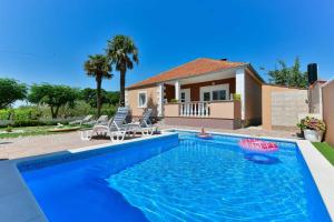 Bazén v ubytování Holiday House MERI, 5+2, Benkovac nebo v jeho okolí