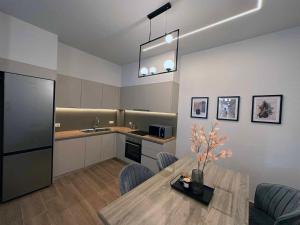 Elia Luxury Residence的厨房或小厨房