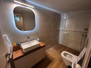 Elia Luxury Residence的一间浴室