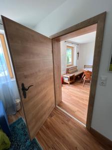 Voodi või voodid majutusasutuse Binis Murtalblick toas