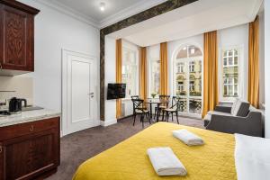 TV a/nebo společenská místnost v ubytování So in Sopot Apartments