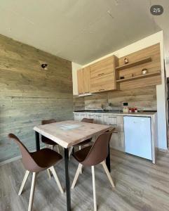 Kuchyň nebo kuchyňský kout v ubytování Mavrovo Apartment