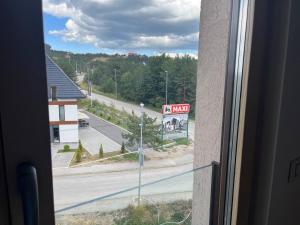 Uma vista geral da montanha ou uma vista da montanha a partir do apartamento