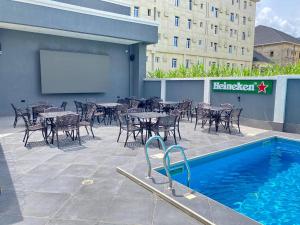 Bazén v ubytování GRAVITY HOTELS BY ACE nebo v jeho okolí