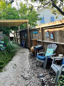 Gallery image of Mini Pearl, Private 2 BR - 1 block to BEACH! in Tybee Island