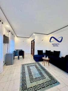 Istumisnurk majutusasutuses Infinity Hotel Kampala
