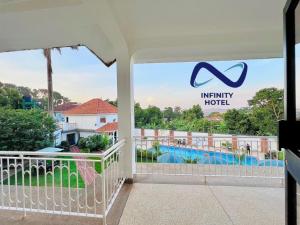 Bassein majutusasutuses Infinity Hotel Kampala või selle lähedal