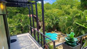 Taman di luar Suite La Orquidea