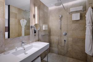 Koupelna v ubytování Tunis Marriott Hotel