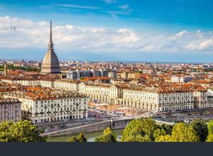 Nespecifikovaný výhled na destinaci Turín nebo výhled na město při pohledu z apartmánu