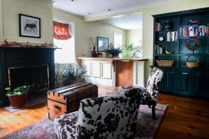 Gallery image of 1820 House - VT Charm + Modern Comforts + Hot Tub in Stowe