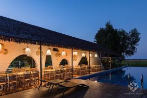 Bazén v ubytování The Ruong Resort nebo v jeho okolí