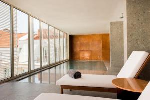 Bazén v ubytování Convent Square Lisbon, Vignette Collection by IHG nebo v jeho okolí