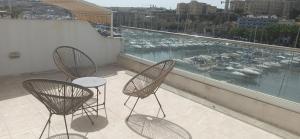 Balkón nebo terasa v ubytování Amazing sea view penthouse near Valletta