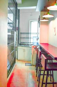 Η κουζίνα ή μικρή κουζίνα στο JP Santiago Studio Makati J307