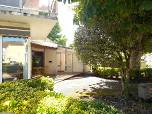 Gallery image of Hôtel Restaurant Platanes - KB HOTEL GROUP in Étauliers