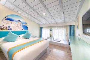 Bazén v ubytování Yiwu Defeng Hotel nebo v jeho okolí